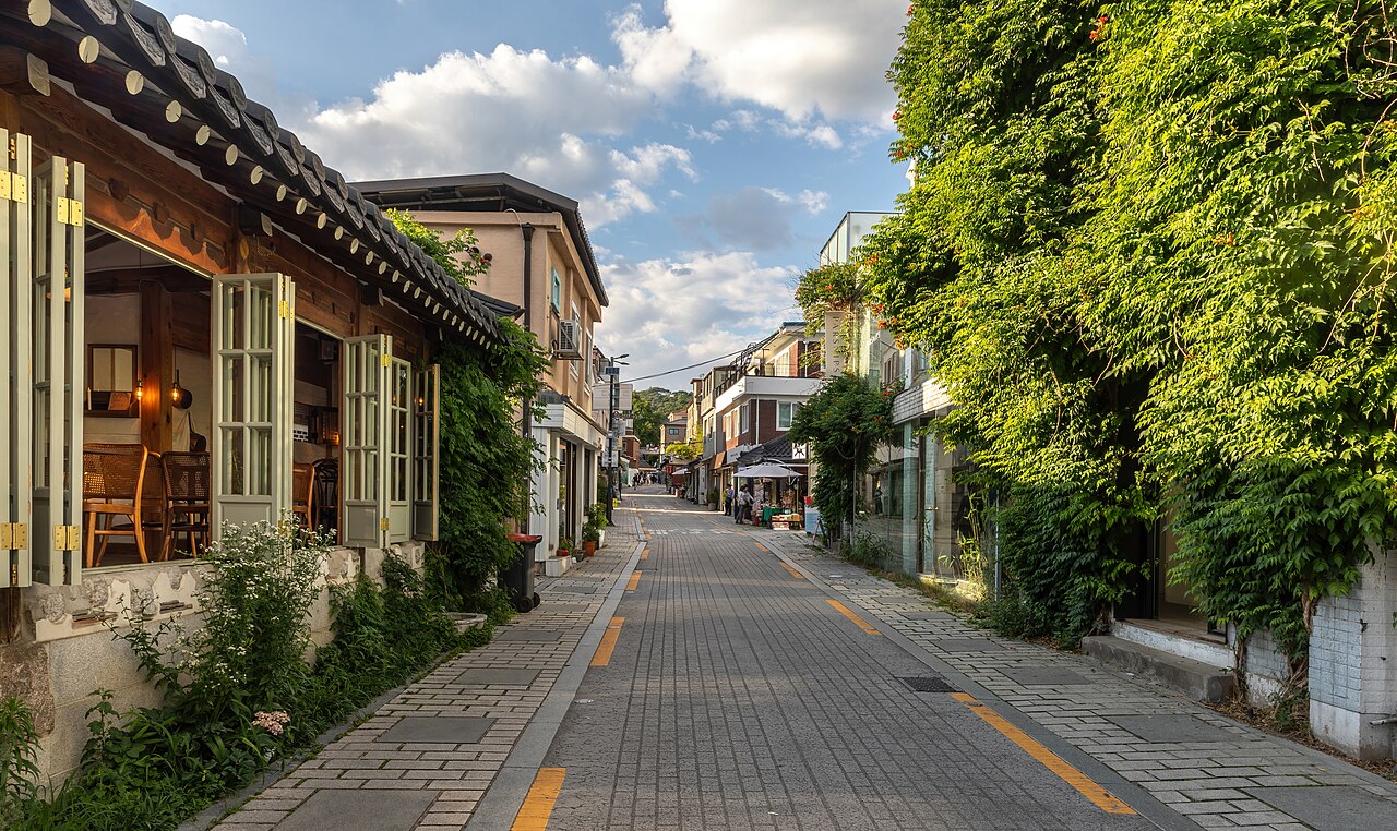 seoul cafe street
