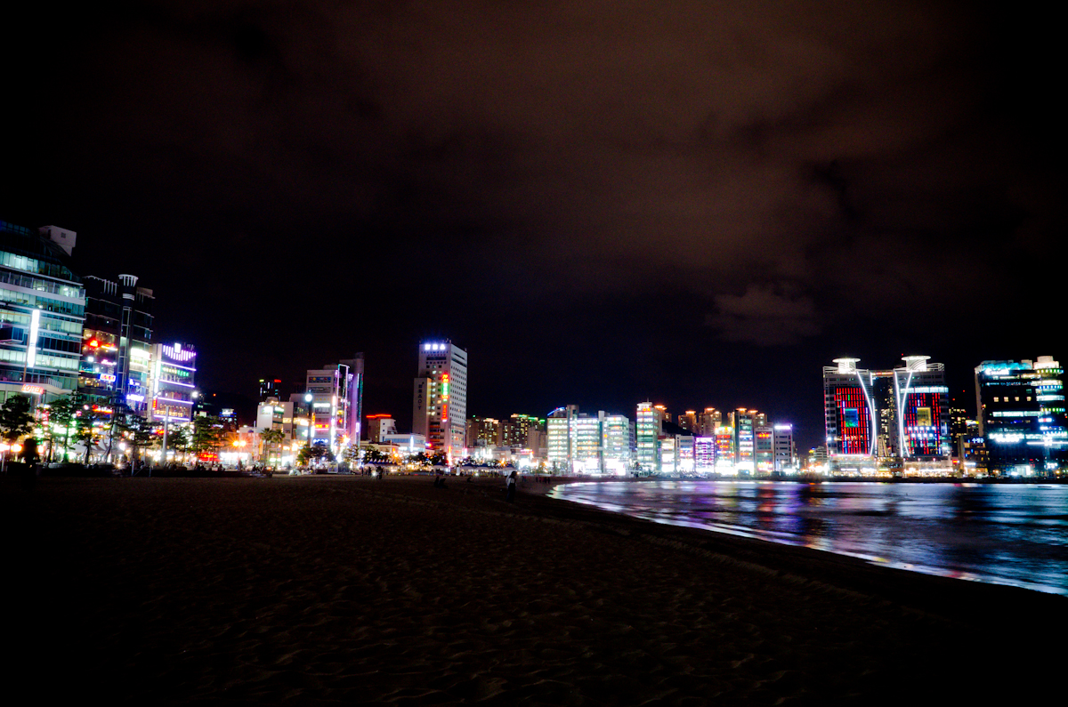 busan beach night