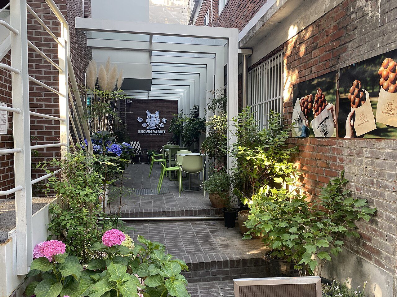 Seongsu cafe rooftop garden